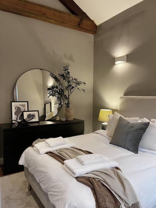 Cosy 2 Bedroom Apartment Todmorden Εξωτερικό φωτογραφία