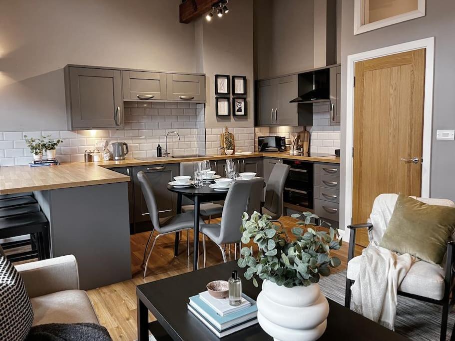Cosy 2 Bedroom Apartment Todmorden Εξωτερικό φωτογραφία